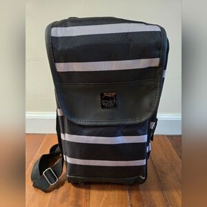 Savvy Outdoors Black and White Striped Crossbody Wine Cooler Bag with 2 Cups
